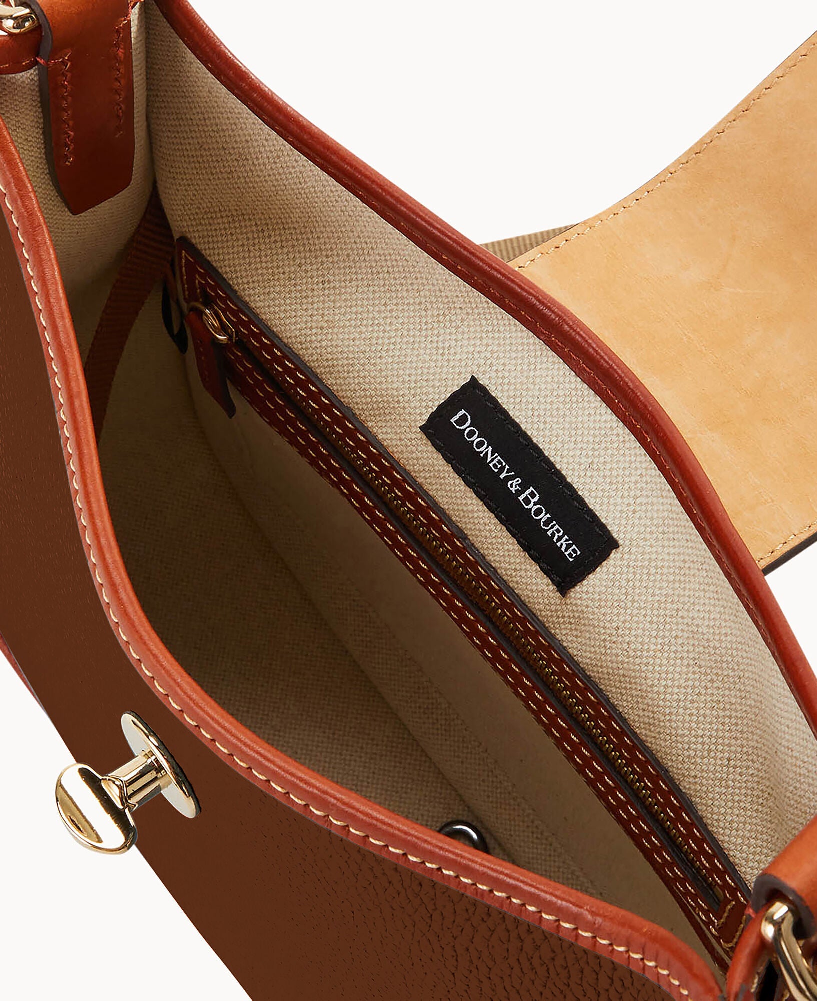 Pebble Turnlock Messenger 28 - Image 23