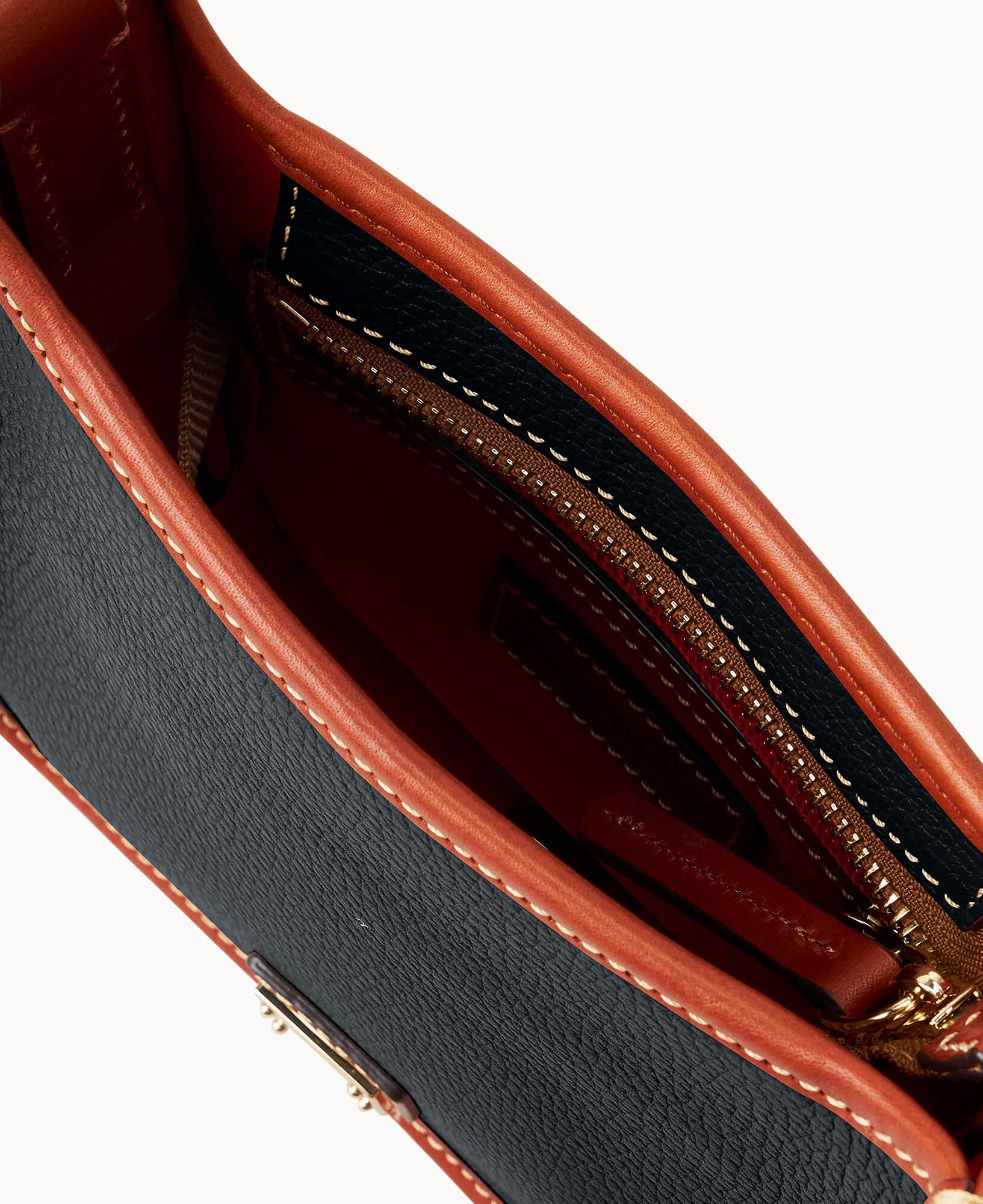 Pebble Grain Small Messenger - Image 3